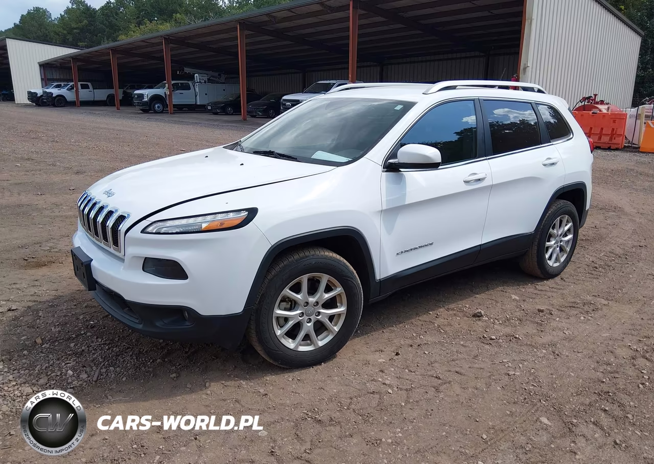 2018 Jeep Cherokee Latitude 4X4 VIN:1C4PJMCBXJD528588 - 2