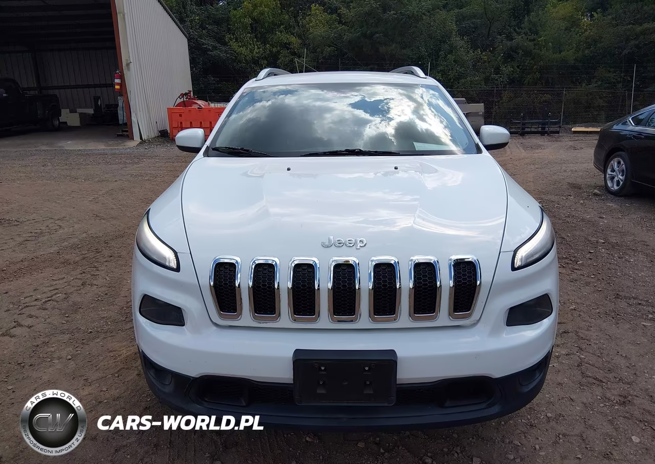 2018 Jeep Cherokee Latitude 4X4 VIN:1C4PJMCBXJD528588 - 6