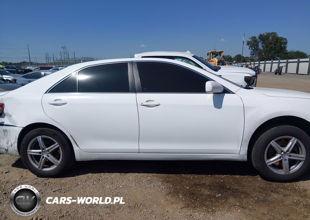2010 Toyota Camry VIN:4T1BF3EKXAU561184 - 14
