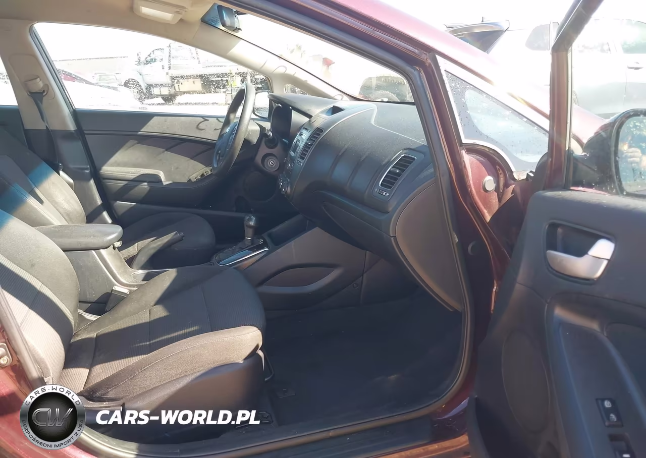2018 Kia Forte Lx VIN:3KPFK4A70JE178684 - 5