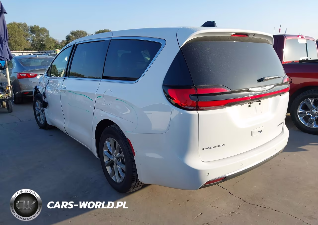 2026 Chrysler Pacifica Limited VIN:2C4RC1GG5TR182599 - 3