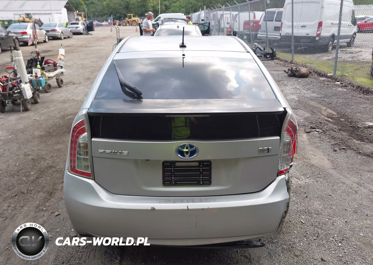 2014 Toyota Prius Three VIN:JTDKN3DU9E1772202 - 15
