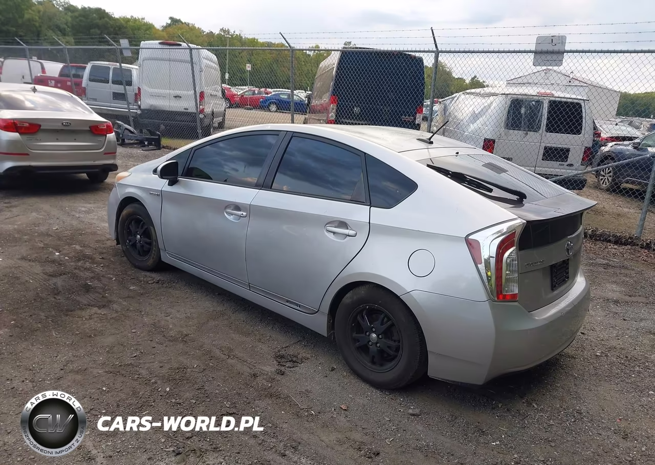 2014 Toyota Prius Three VIN:JTDKN3DU9E1772202 - 3