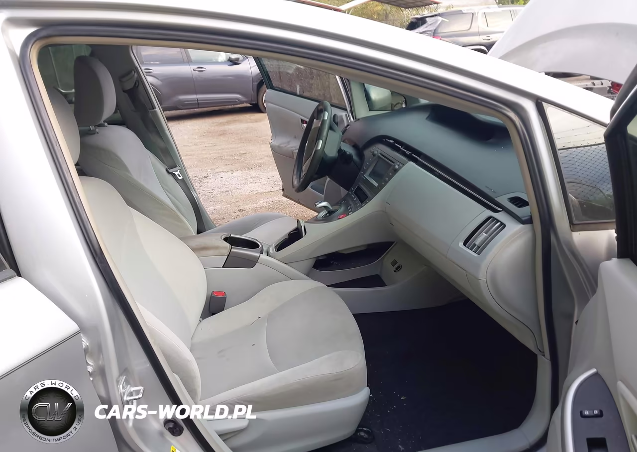 2014 Toyota Prius Three VIN:JTDKN3DU9E1772202 - 5