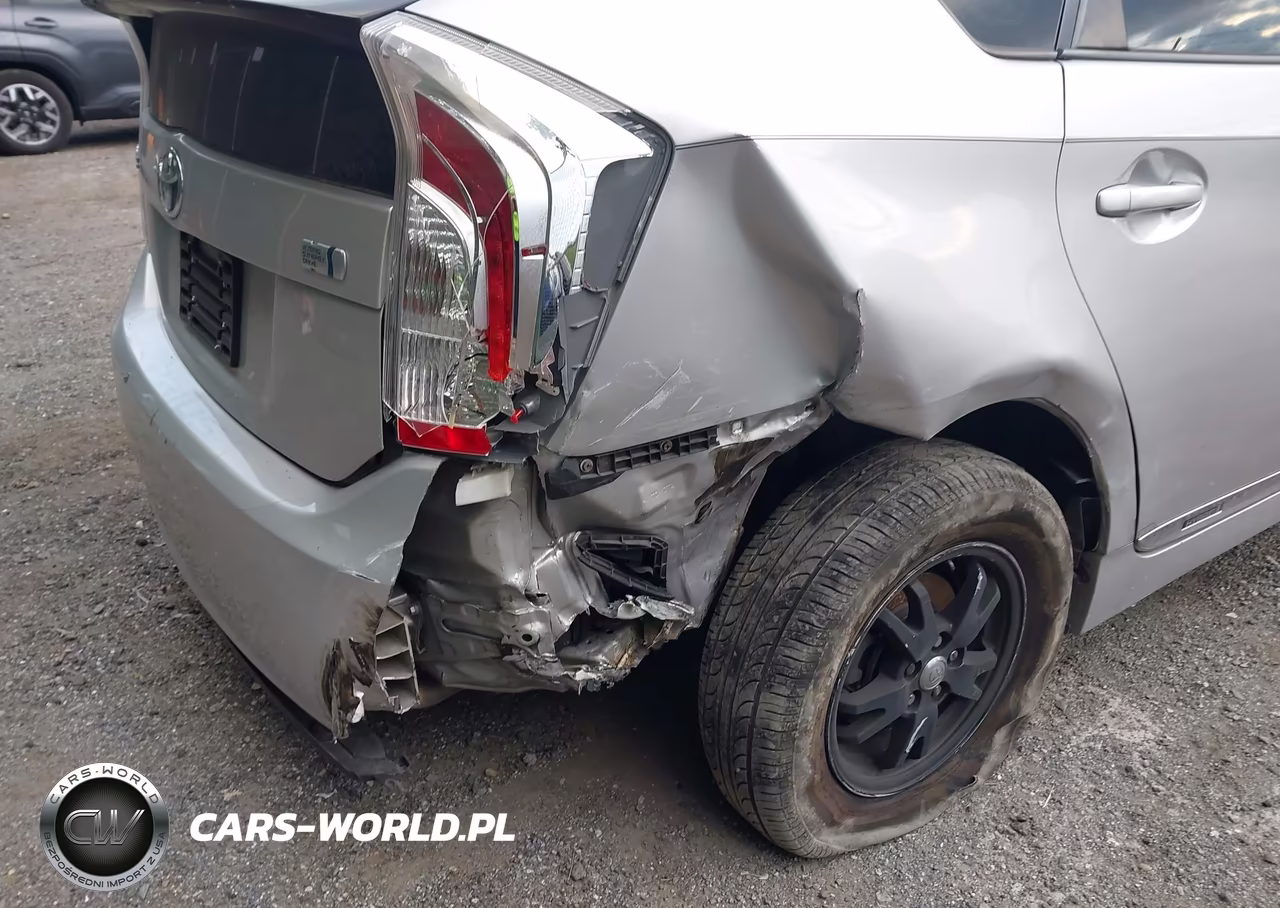 2014 Toyota Prius Three VIN:JTDKN3DU9E1772202 - 6