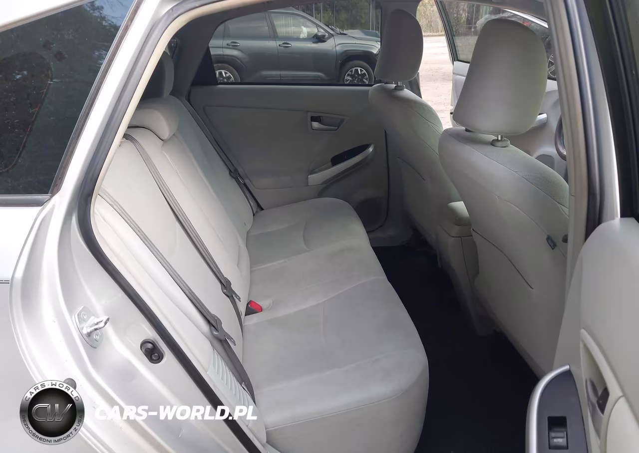 2014 Toyota Prius Three VIN:JTDKN3DU9E1772202 - 8