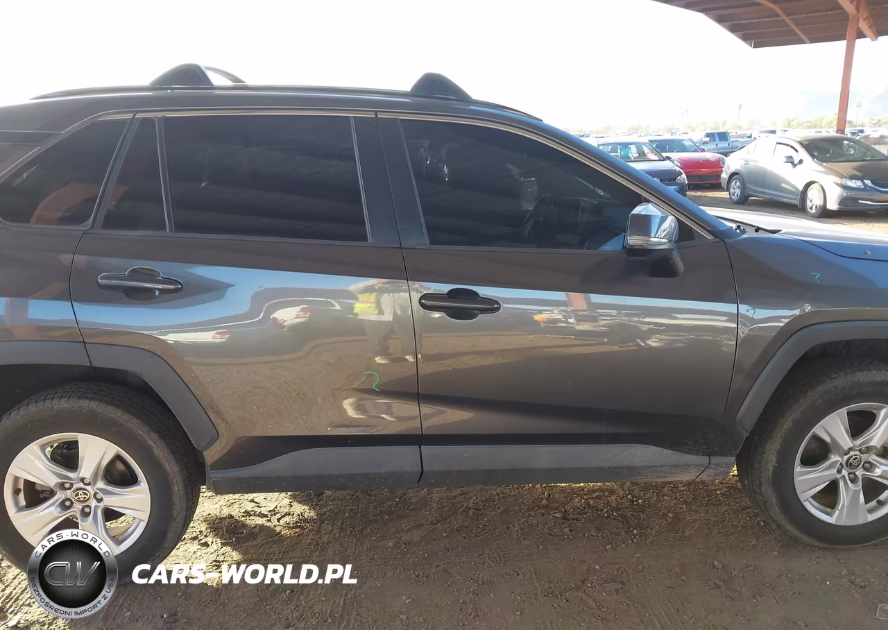 2021 Toyota Rav4 Xle VIN:2T3W1RFV3MC133045 - 13