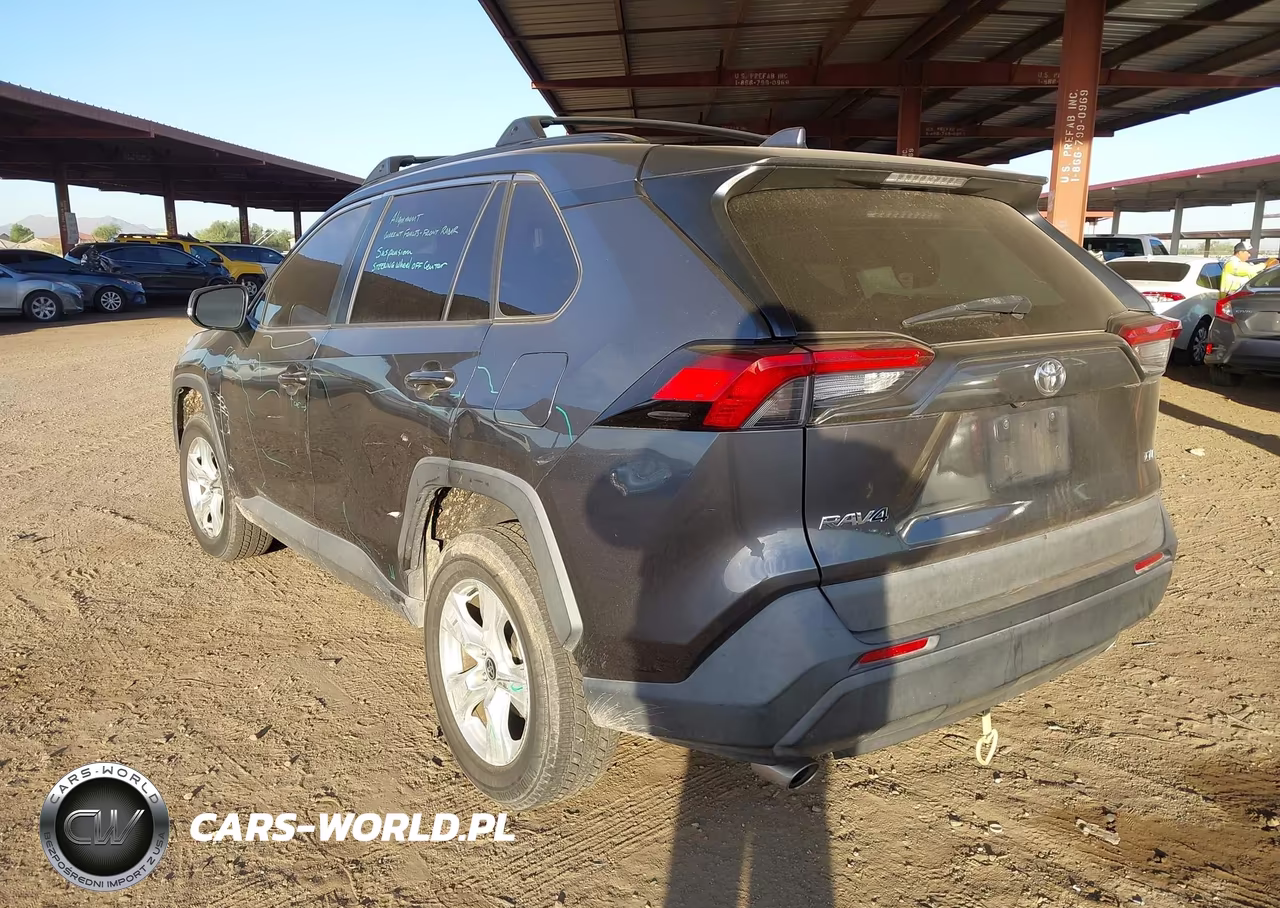 2021 Toyota Rav4 Xle VIN:2T3W1RFV3MC133045 - 3