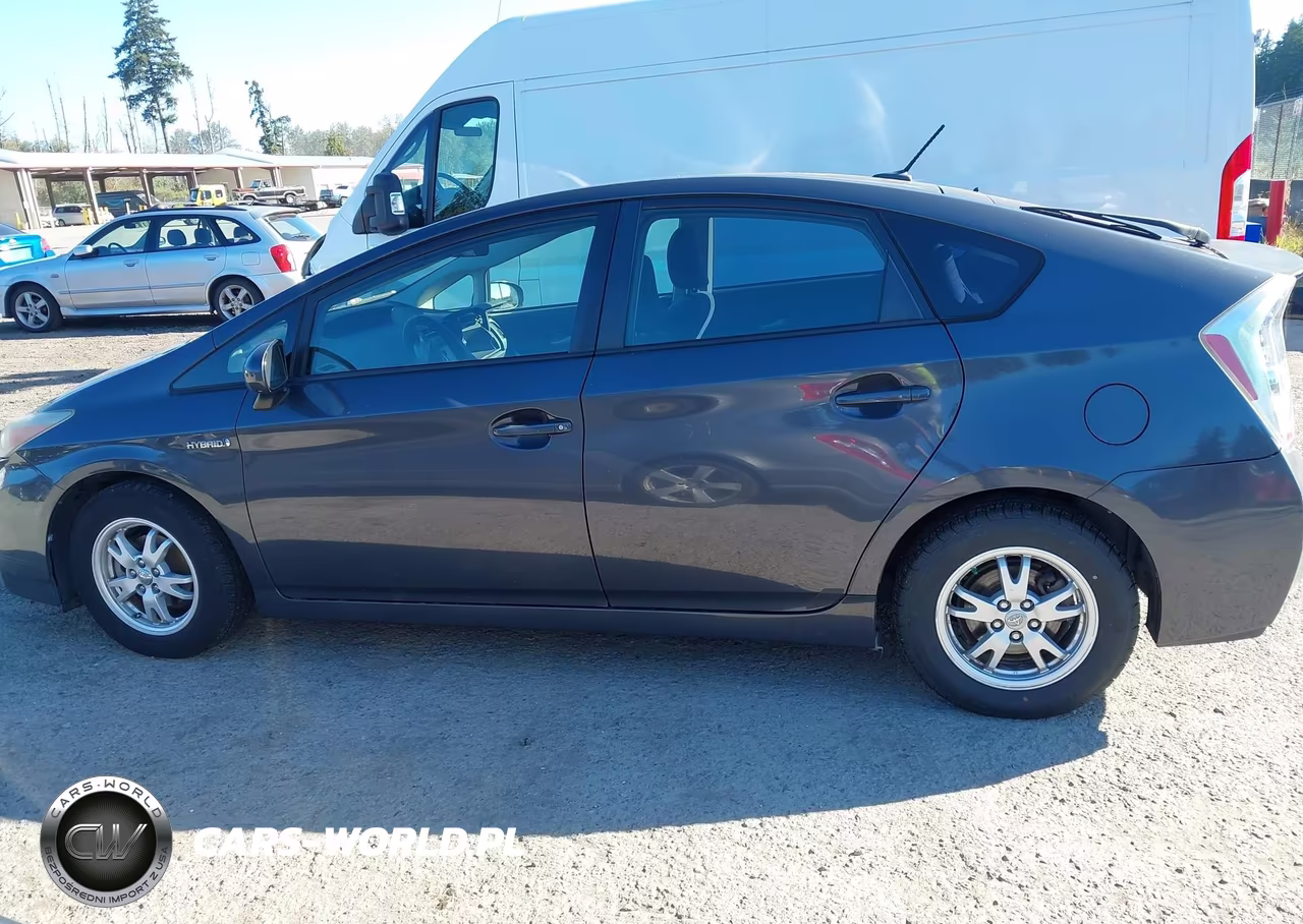 2011 Toyota Prius Three VIN:JTDKN3DUXB1409094 - 14