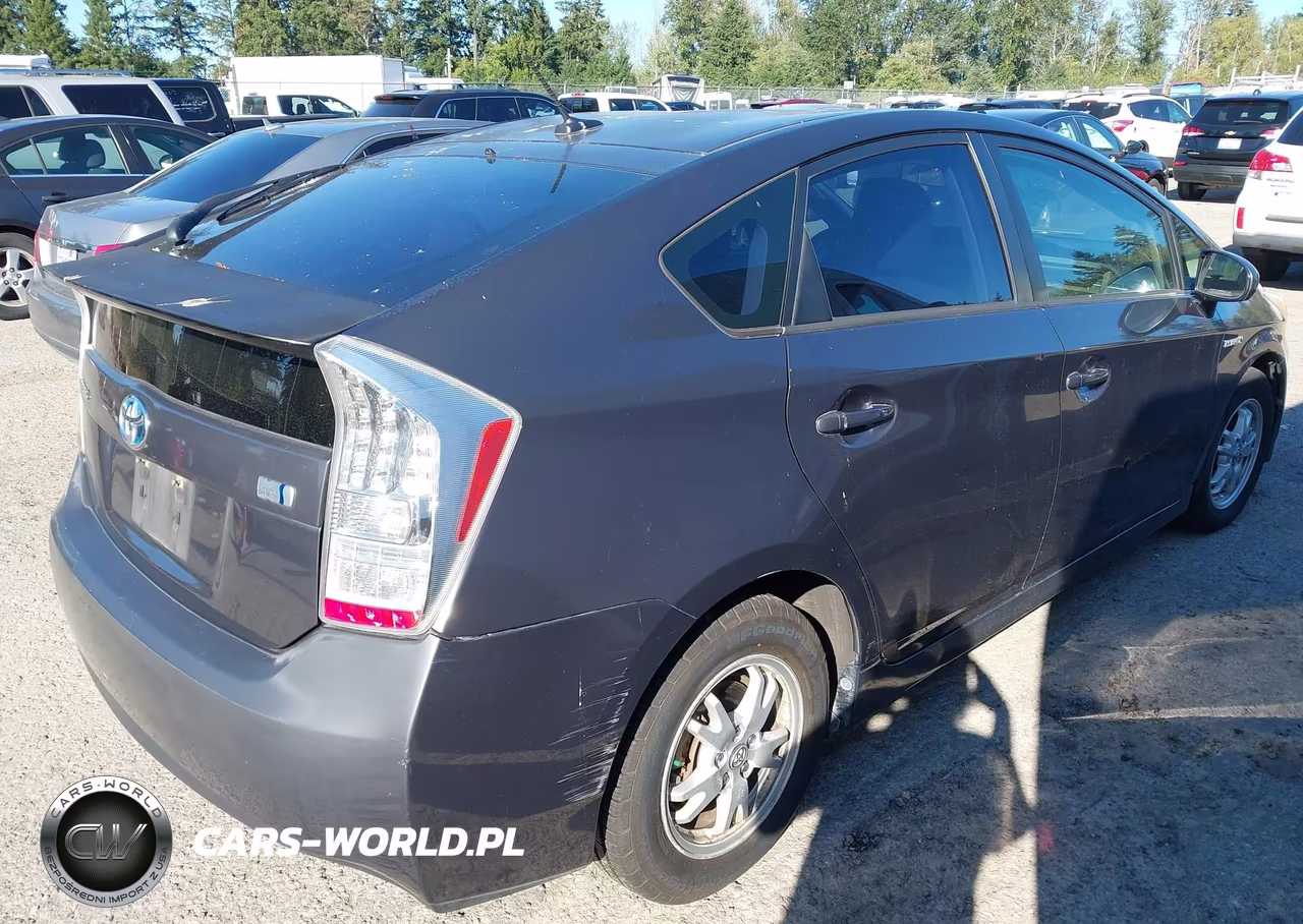 2011 Toyota Prius Three VIN:JTDKN3DUXB1409094 - 4
