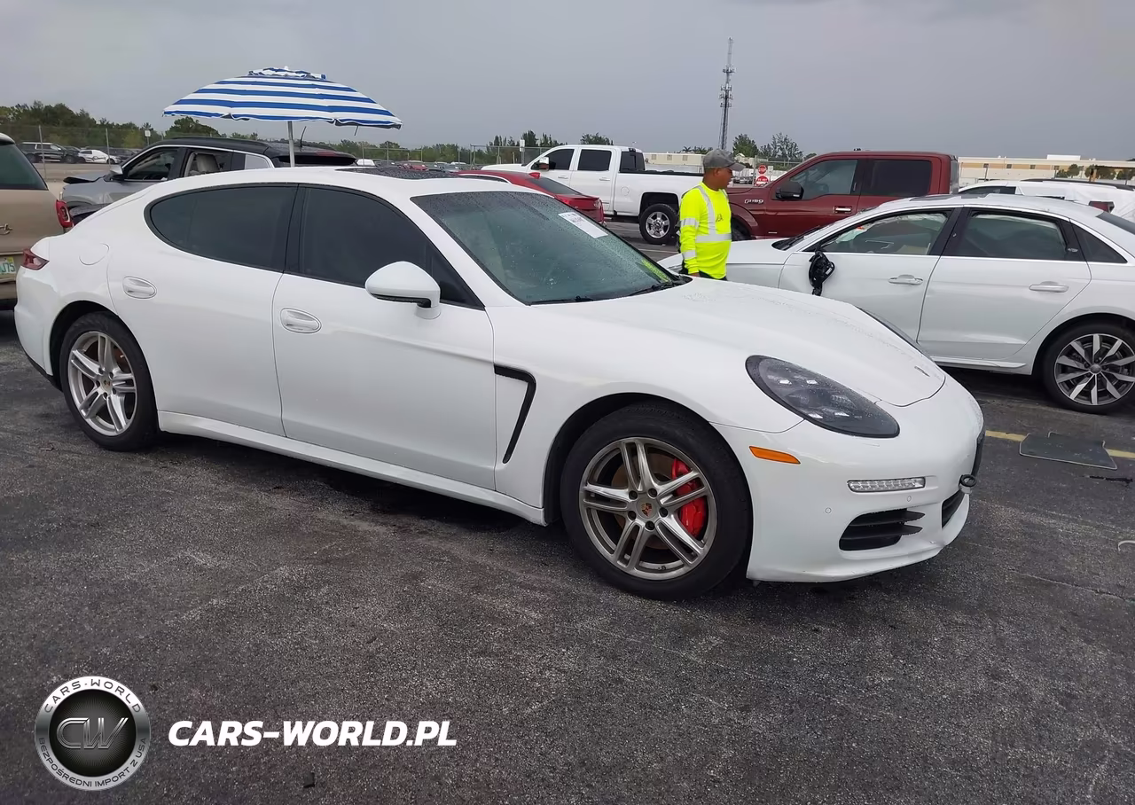 2014 Porsche Panamera 4