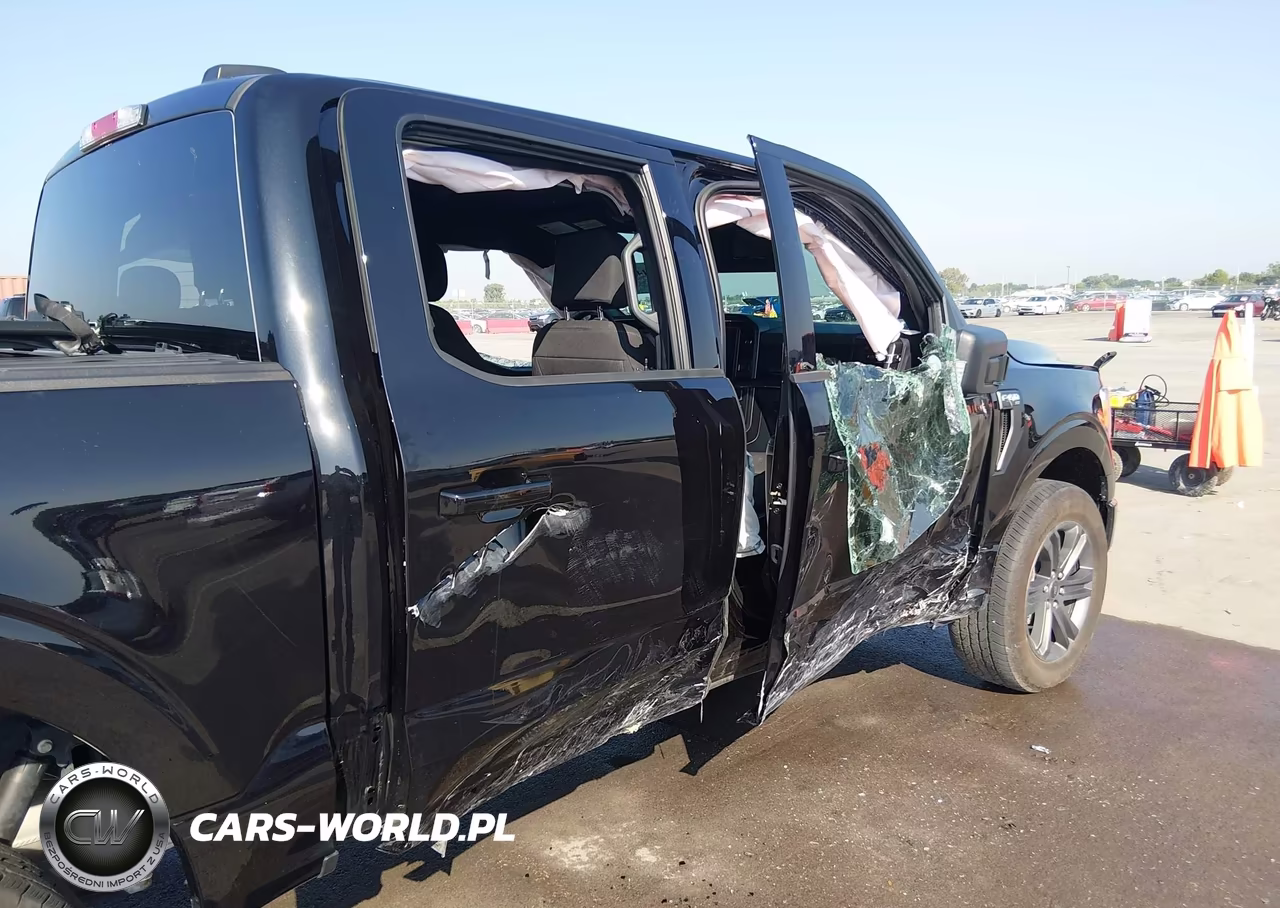2023 Ford F-150 Xlt VIN:1FTFW1E59PKG12327 - 13