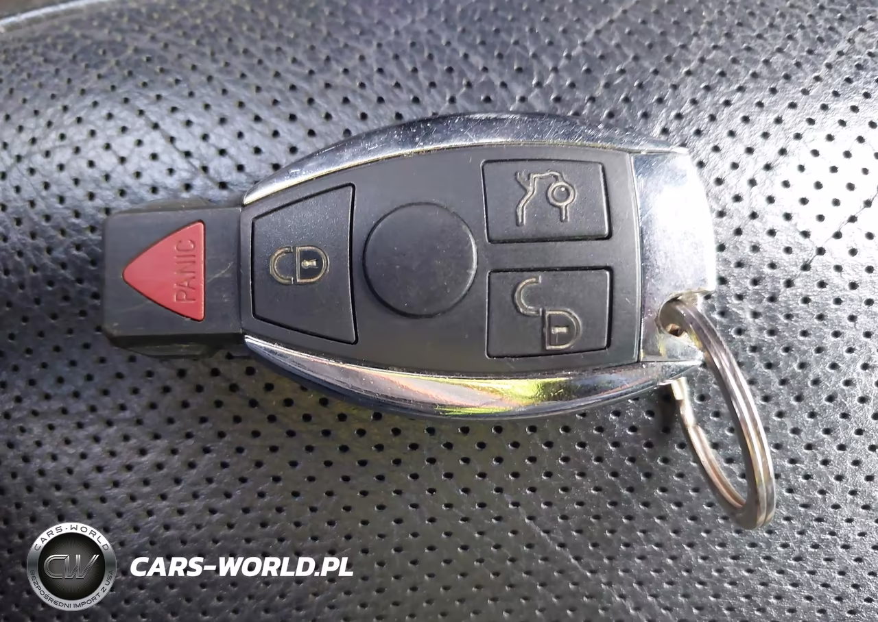 2007 Mercedes-Benz Clk 550 VIN:WDBTK72F87T075585 - 11