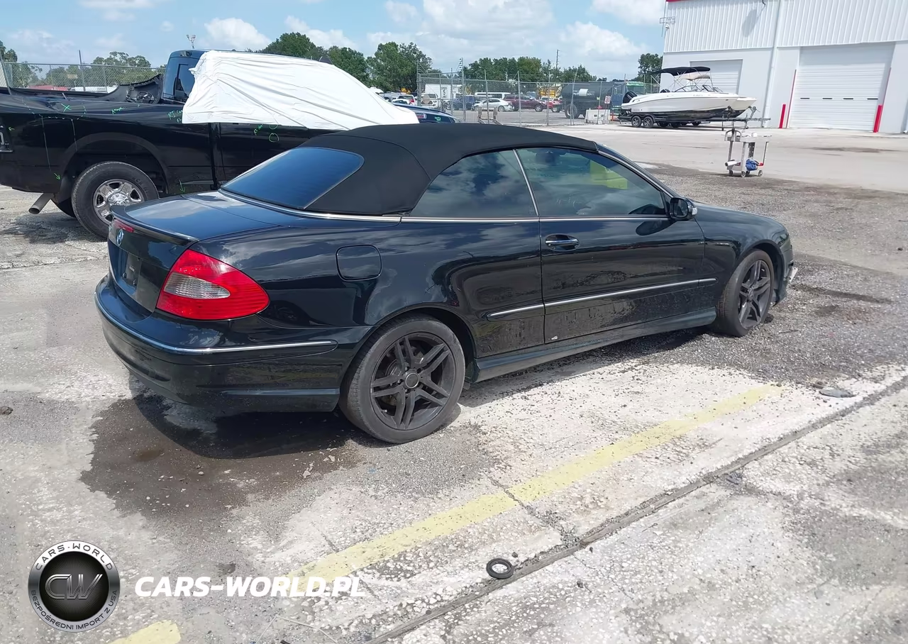 2007 Mercedes-Benz Clk 550 VIN:WDBTK72F87T075585 - 4