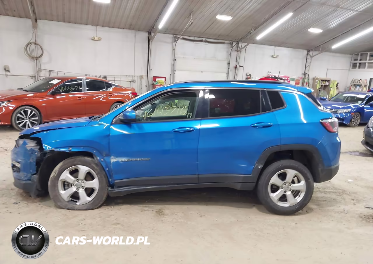 2019 Jeep Compass Latitude 4X4 VIN:3C4NJDBB8KT682463 - 14