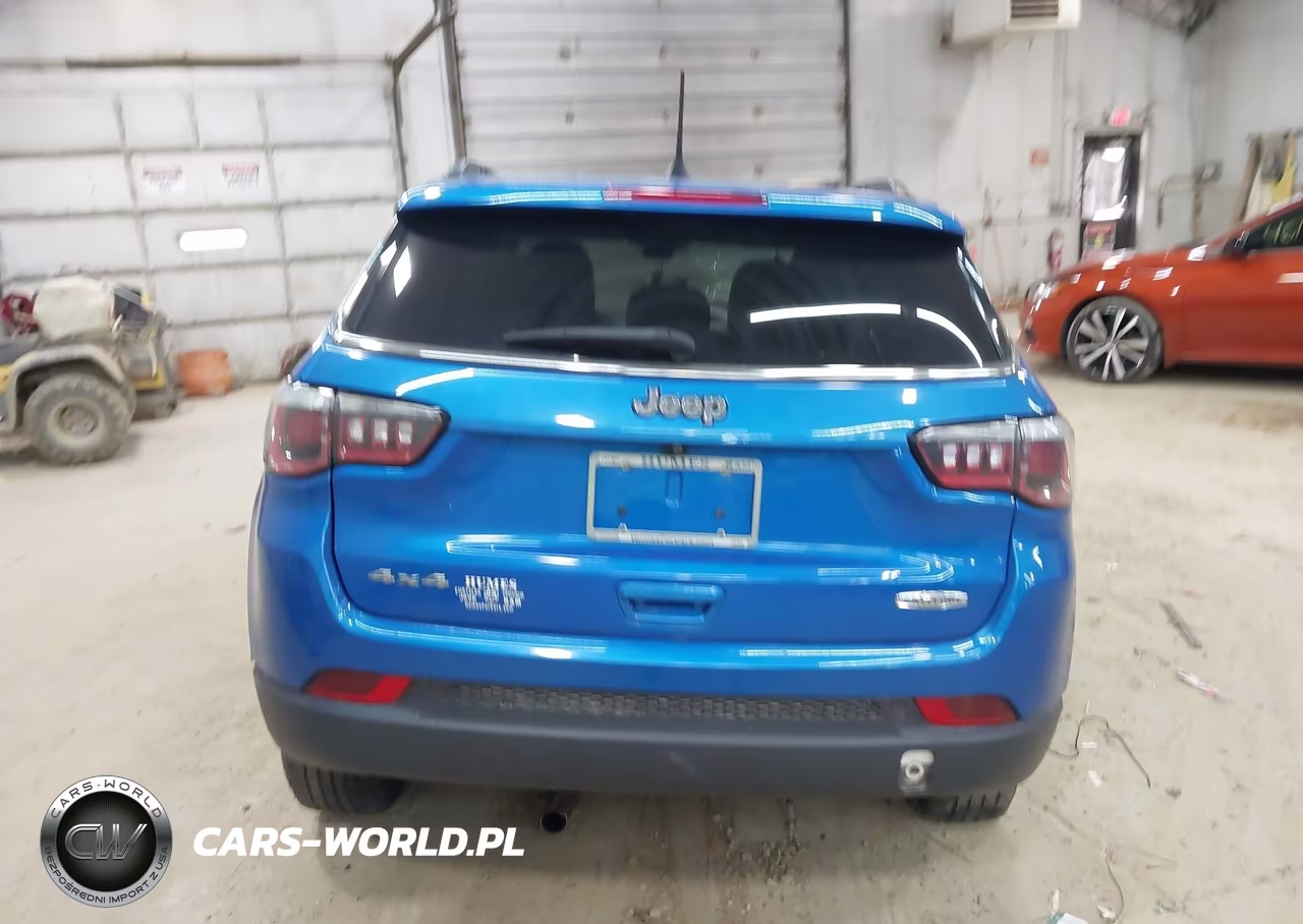 2019 Jeep Compass Latitude 4X4 VIN:3C4NJDBB8KT682463 - 16