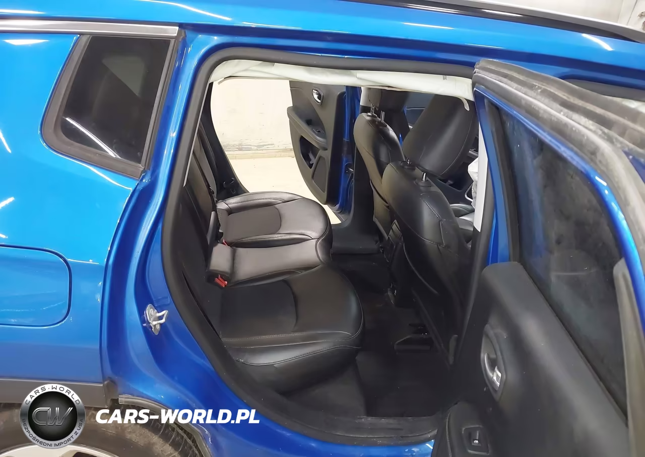2019 Jeep Compass Latitude 4X4 VIN:3C4NJDBB8KT682463 - 8