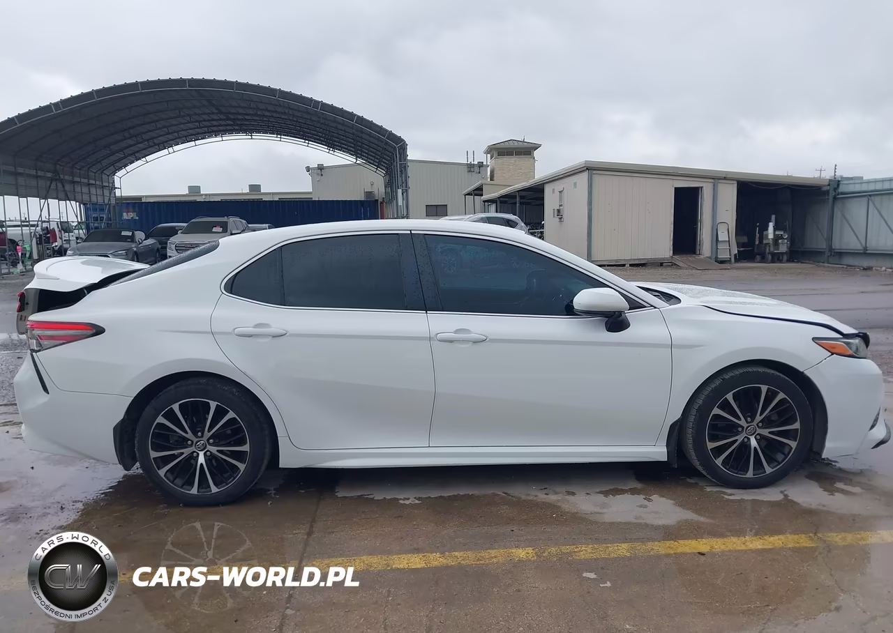 2018 Toyota Camry Se VIN:4T1B11HK6JU110347 - 14