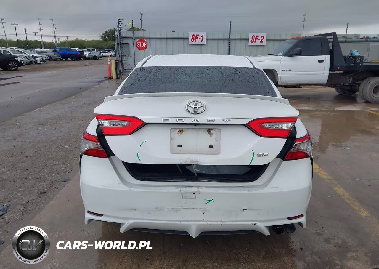2018 Toyota Camry Se VIN:4T1B11HK6JU110347 - 17