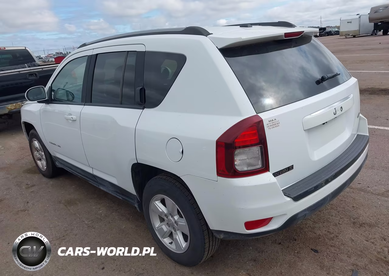 2016 Jeep Compass Latitude VIN:1C4NJCEA3GD665967 - 3