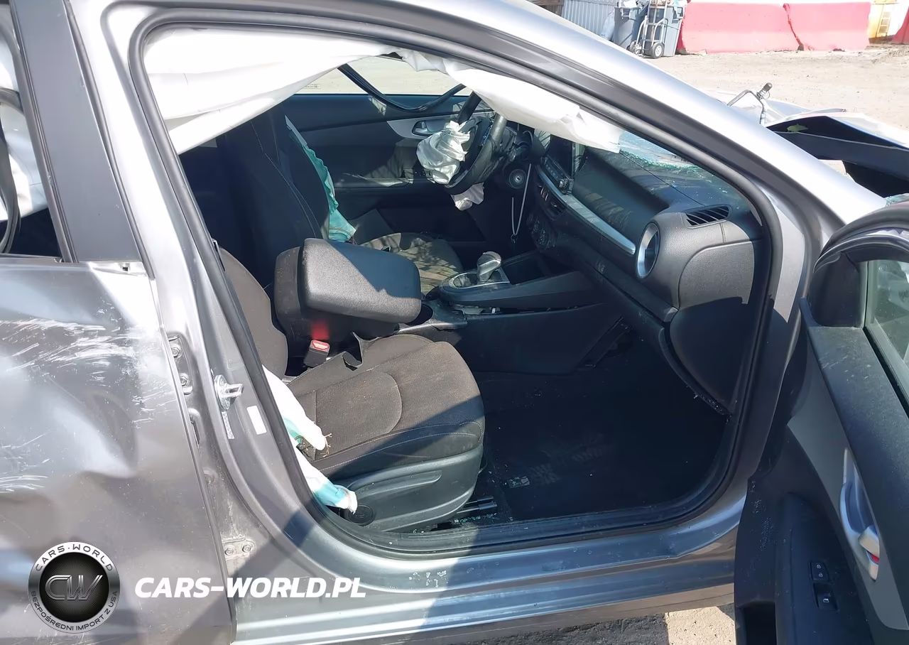 2024 Kia Forte Lxs VIN:3KPF24AD4RE731323 - 5