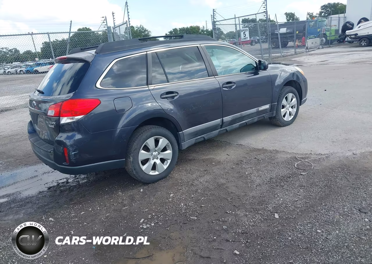2011 Subaru Outback 2.5I Premium VIN:4S4BRBCC5B3332271 - 4