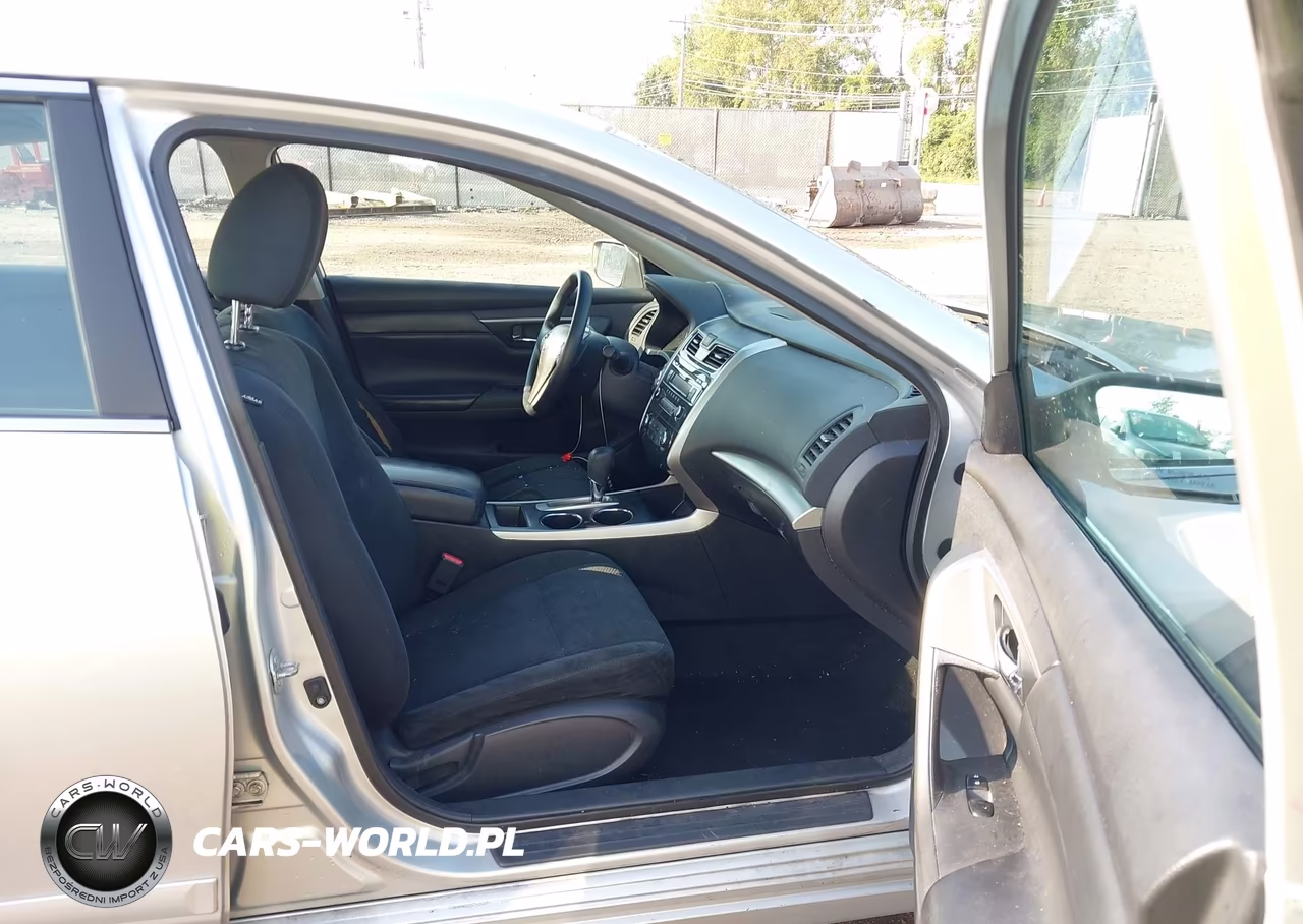 2015 Nissan Altima 2.5 S VIN:1N4AL3AP4FC588331 - 5
