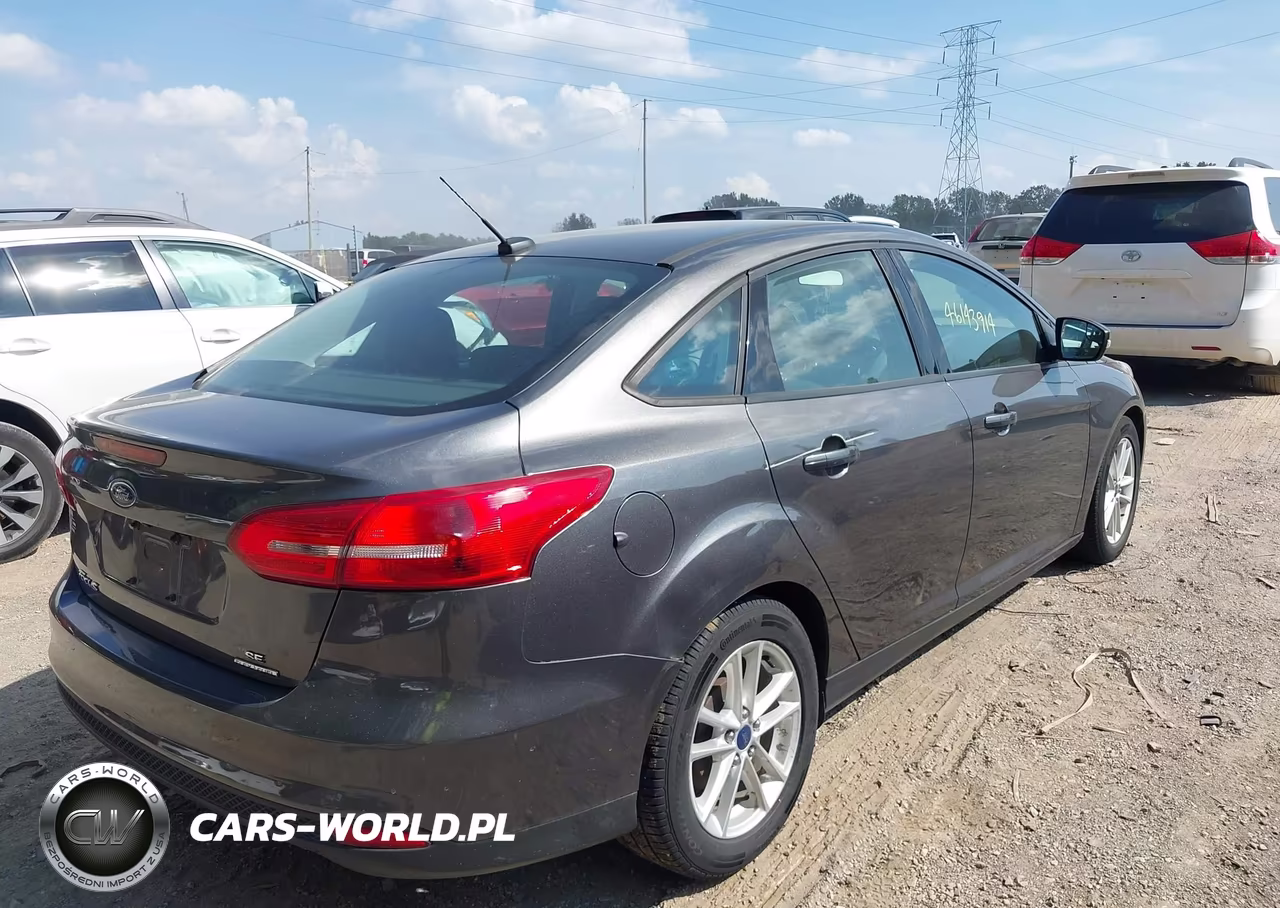 2015 Ford Focus Se VIN:1FADP3F2XFL383644 - 6