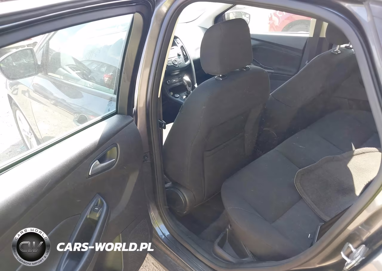 2015 Ford Focus Se VIN:1FADP3F2XFL383644 - 8