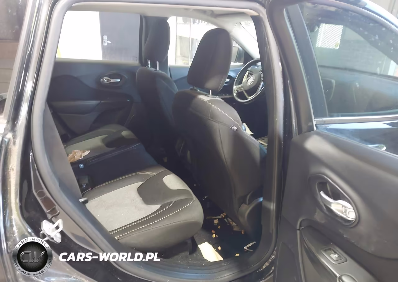 2014 Jeep Cherokee Latitude VIN:1C4PJLCBXEW186581 - 8