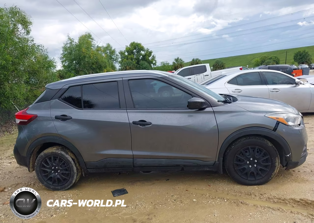 2019 Nissan Kicks S VIN:3N1CP5CUXKL517559 - 13