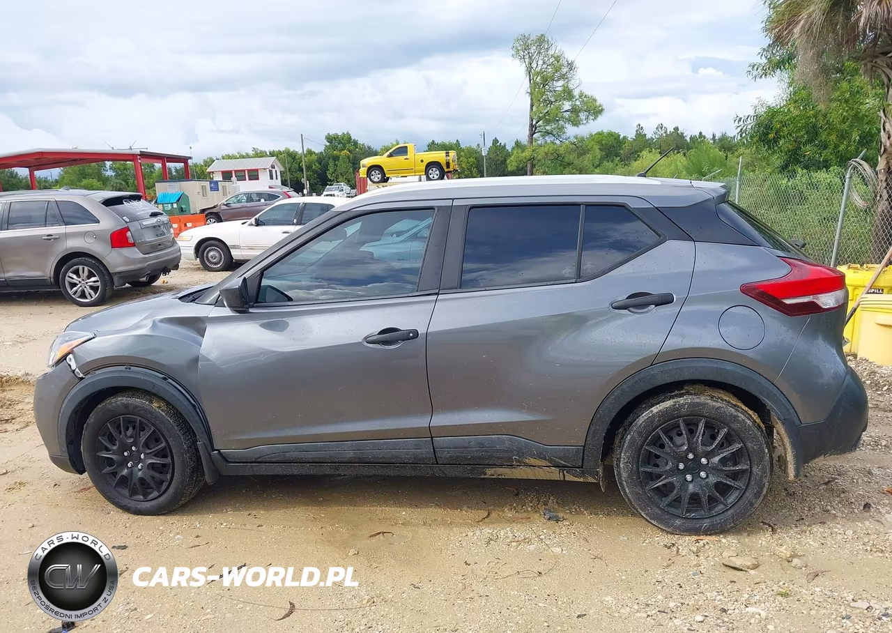 2019 Nissan Kicks S VIN:3N1CP5CUXKL517559 - 14