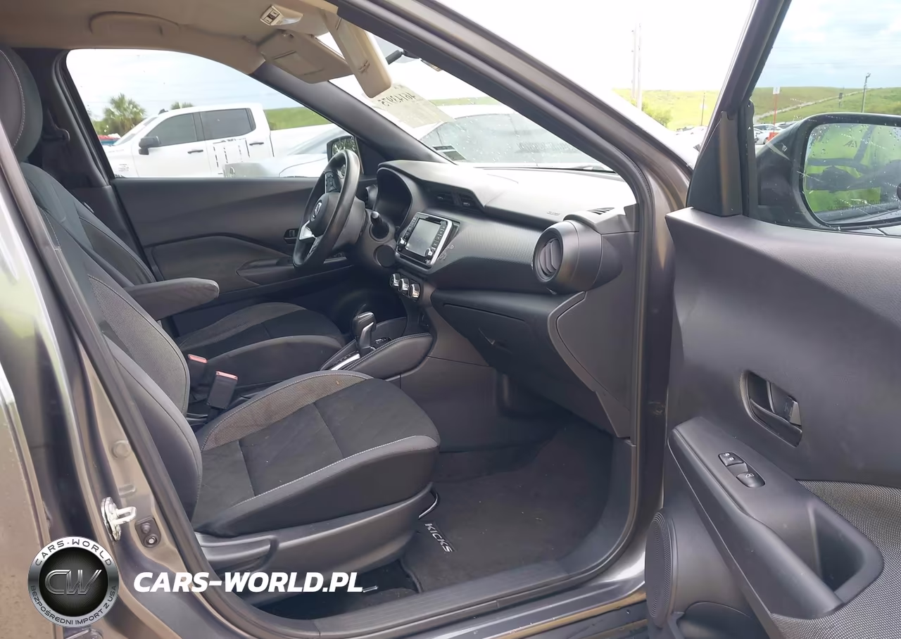2019 Nissan Kicks S VIN:3N1CP5CUXKL517559 - 5