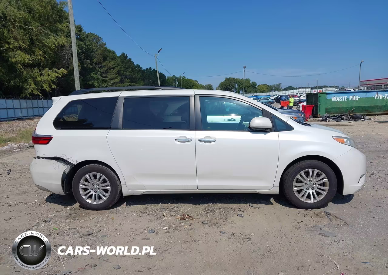 2017 Toyota Sienna Xle 8 Passenger VIN:5TDYZ3DC2HS900129 - 13