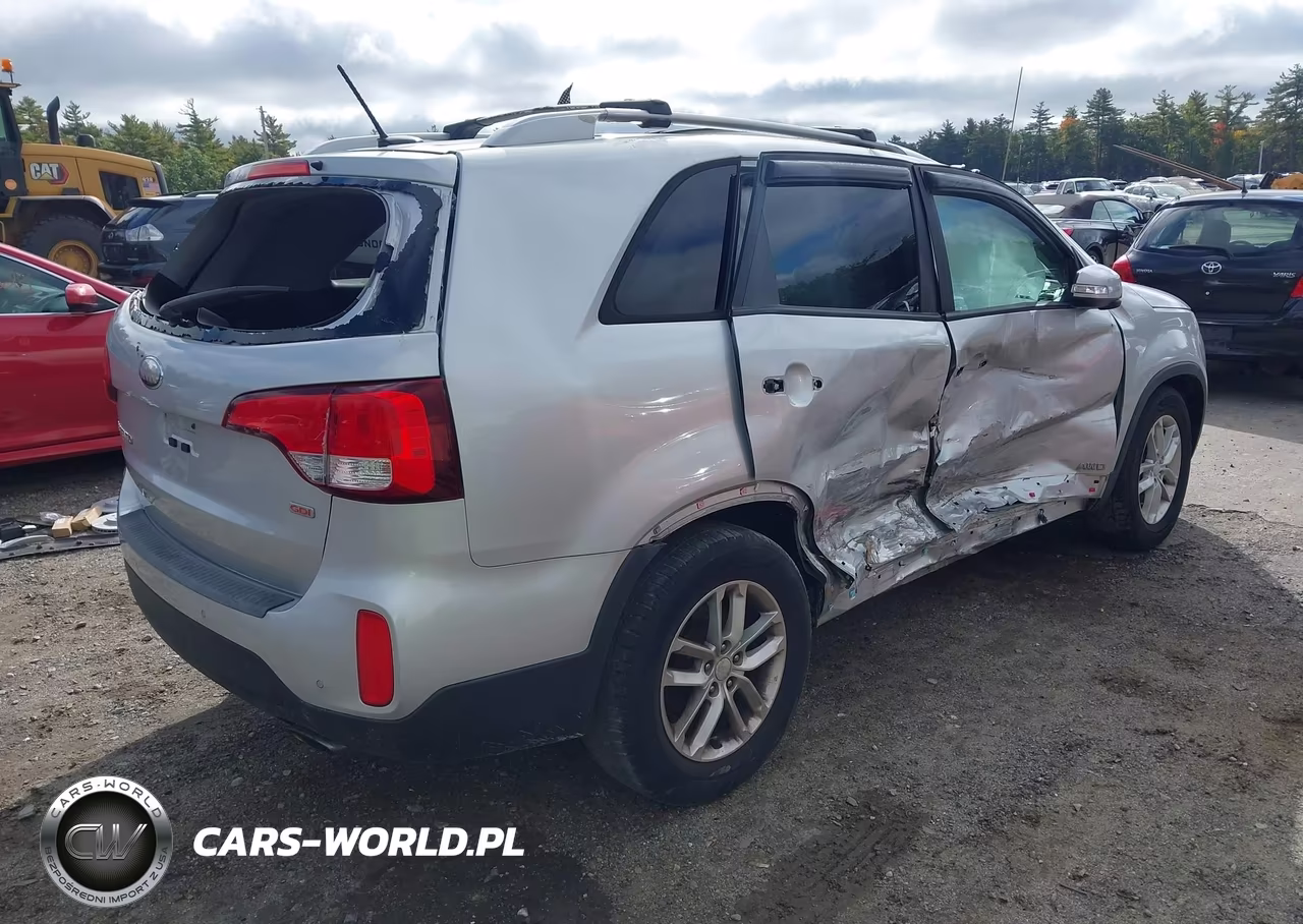 2014 Kia Sorento Lx VIN:5XYKTCA66EG454887 - 4