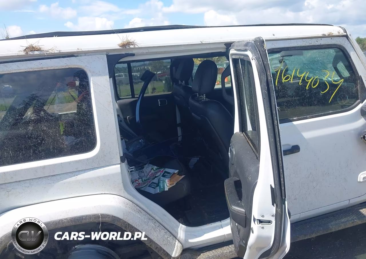 2025 Jeep Wrangler 4-Door Sahara 4X4 VIN:1C4PJXEG5SW631658 - 8