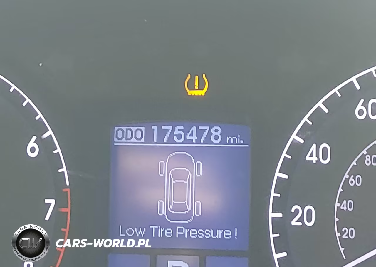2013 Hyundai Genesis 3.8 VIN:KMHGC4DD4DU257294 - 15