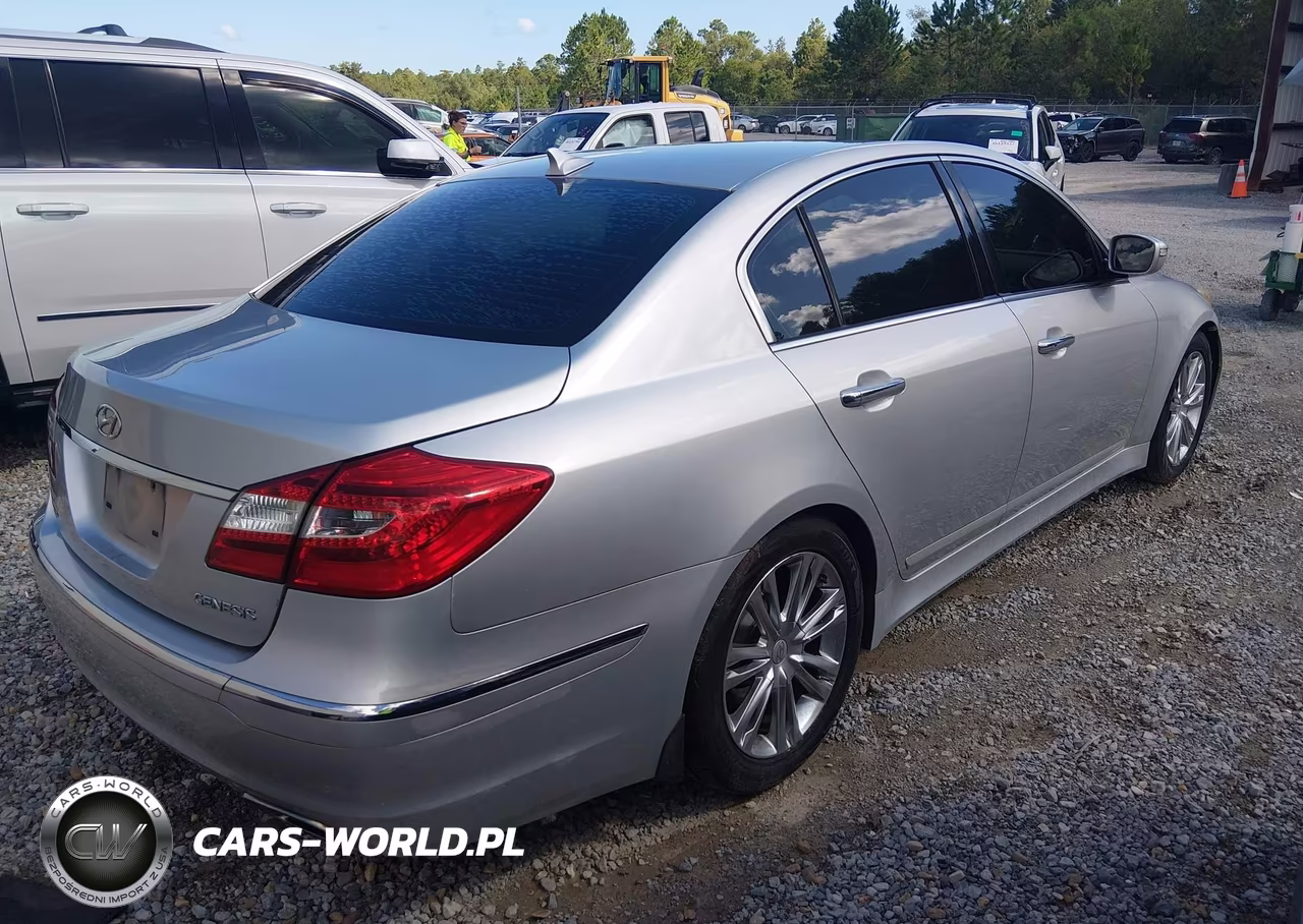 2013 Hyundai Genesis 3.8 VIN:KMHGC4DD4DU257294 - 4