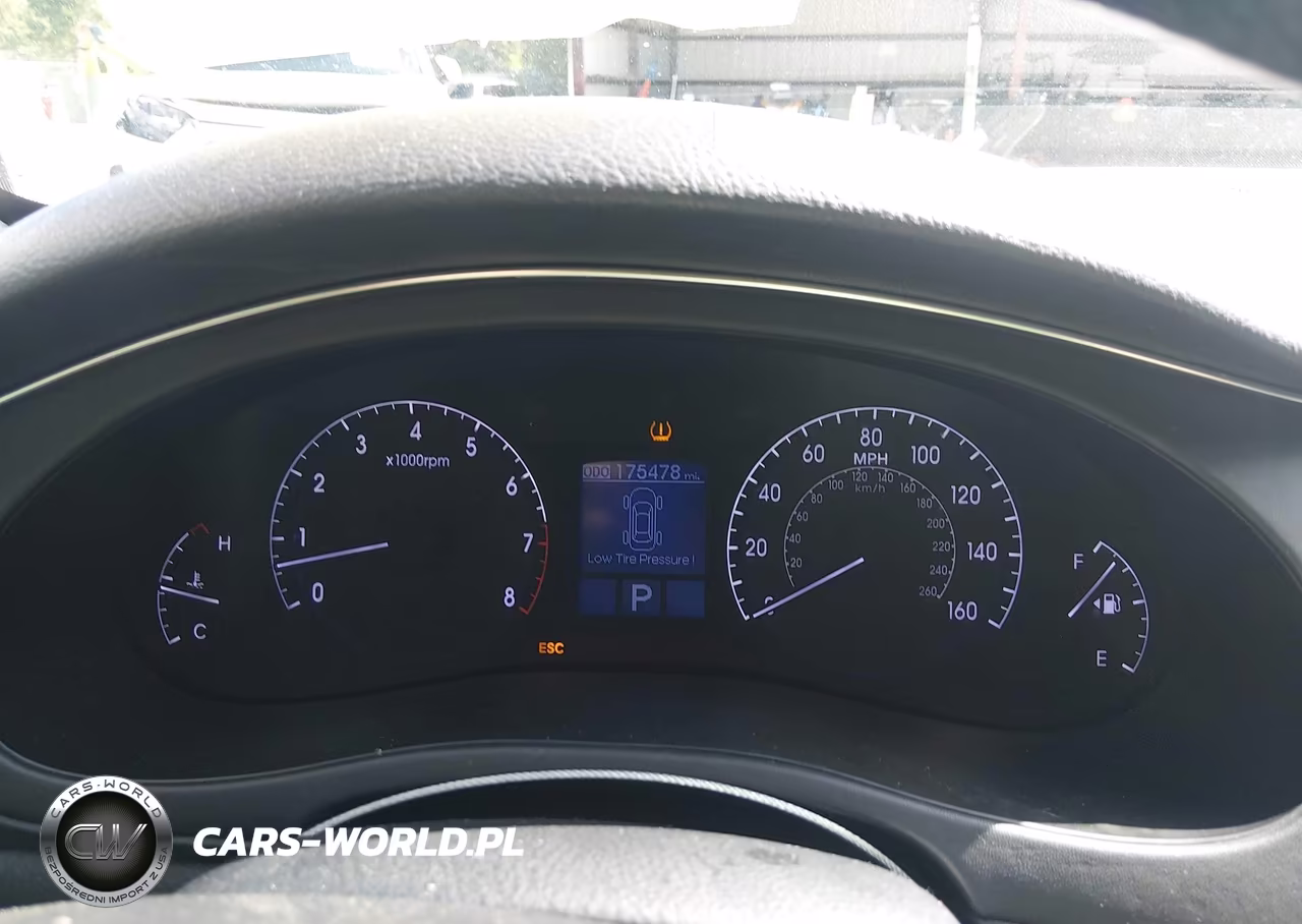 2013 Hyundai Genesis 3.8 VIN:KMHGC4DD4DU257294 - 7