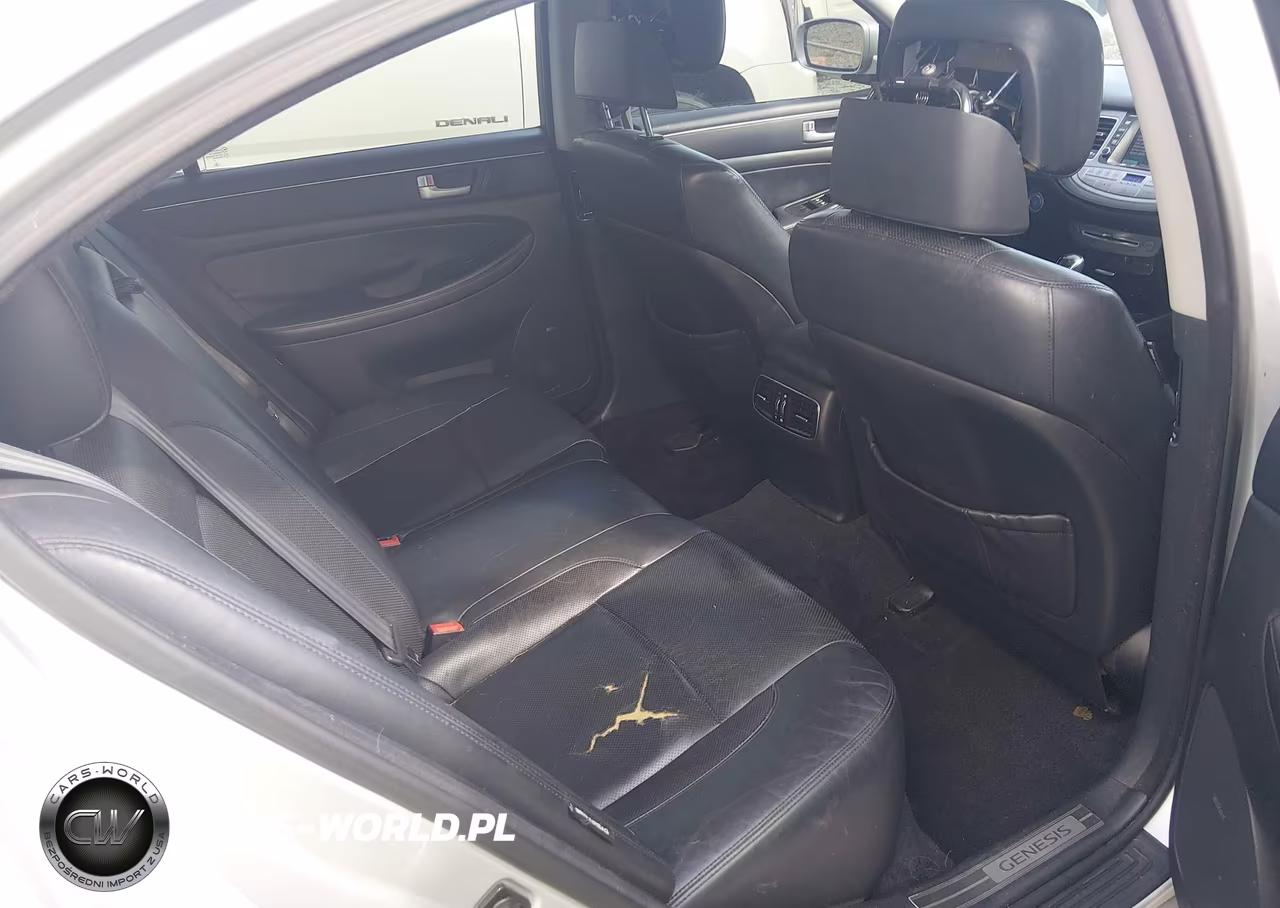 2013 Hyundai Genesis 3.8 VIN:KMHGC4DD4DU257294 - 8