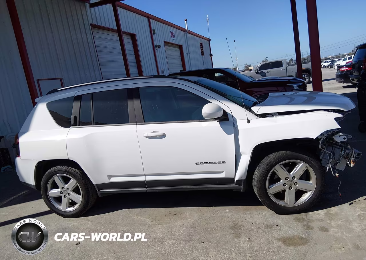 2014 Jeep Compass Latitude VIN:1C4NJCEA6ED674594 - 13