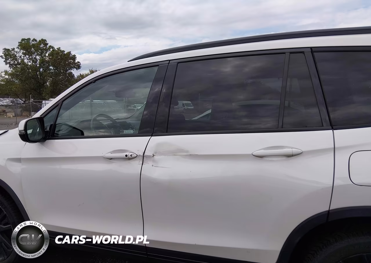 2021 Honda Pilot Black VIN:5FNYF6H78MB041988 - 14