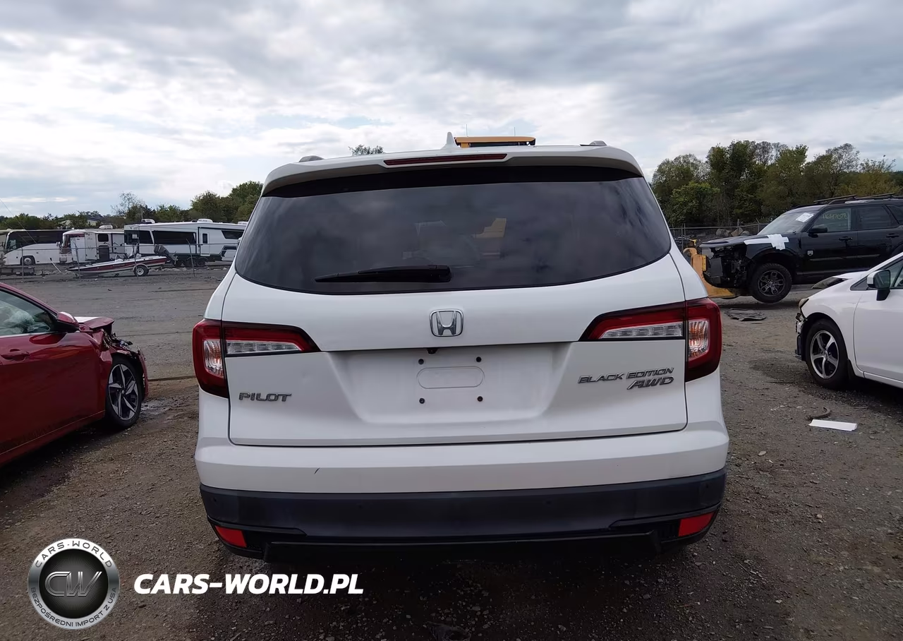 2021 Honda Pilot Black VIN:5FNYF6H78MB041988 - 16