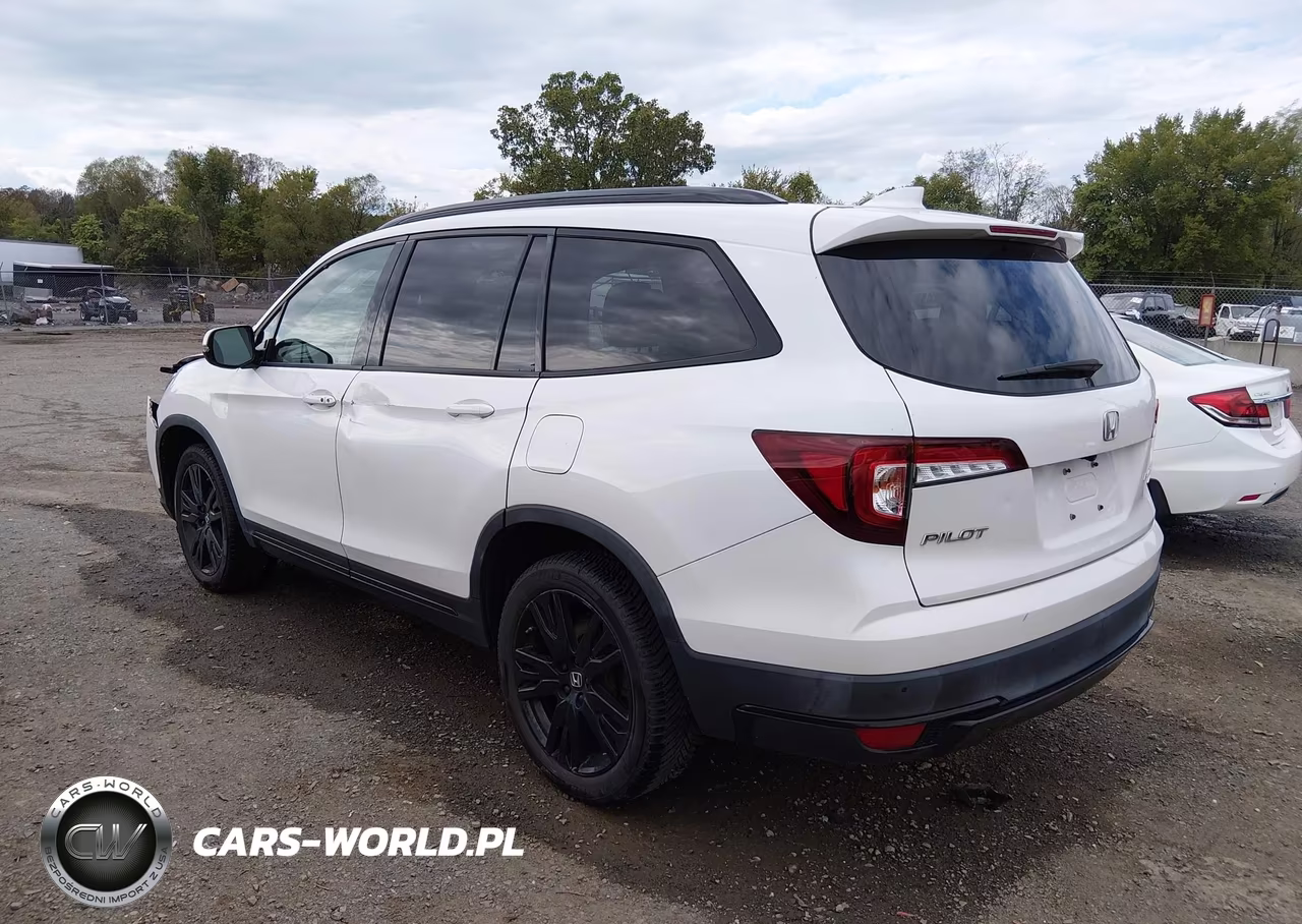 2021 Honda Pilot Black VIN:5FNYF6H78MB041988 - 3