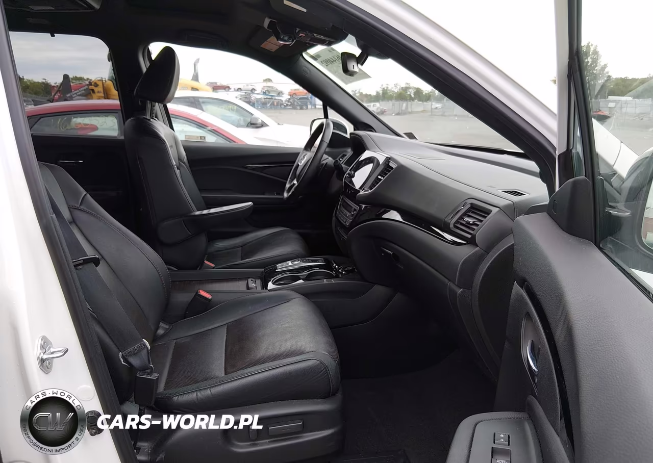 2021 Honda Pilot Black VIN:5FNYF6H78MB041988 - 5