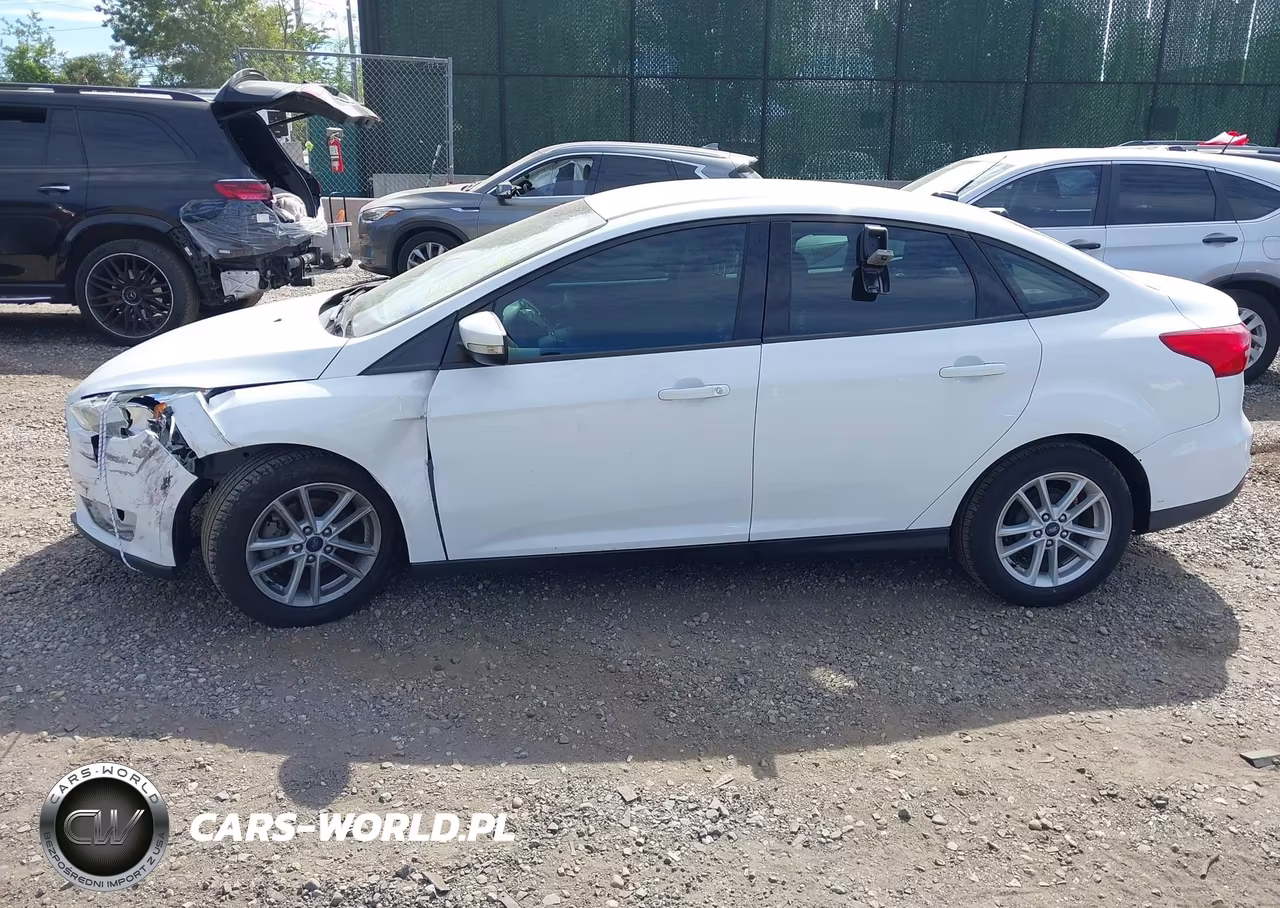 2017 Ford Focus Se VIN:1FADP3F2XHL300040 - 14
