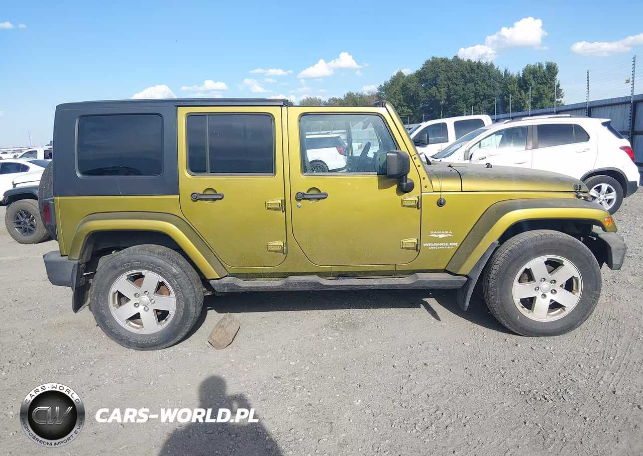 2007 Jeep Wrangler Unlimited Sahara VIN:1J4GA591X7L213612 - 13