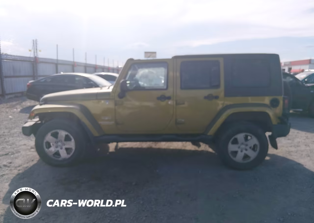 2007 Jeep Wrangler Unlimited Sahara VIN:1J4GA591X7L213612 - 14