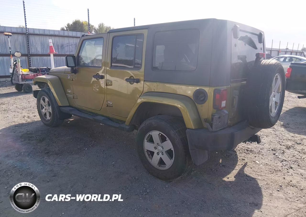 2007 Jeep Wrangler Unlimited Sahara VIN:1J4GA591X7L213612 - 3