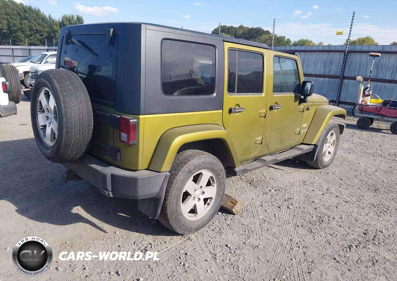 2007 Jeep Wrangler Unlimited Sahara VIN:1J4GA591X7L213612 - 4